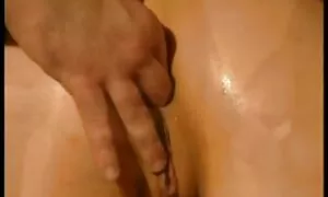 ഭാര്യ തൻ്റെ ഭർത്താവി ...