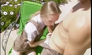 മെലിഞ്ഞ കൗമാരക്കാരിയ ...