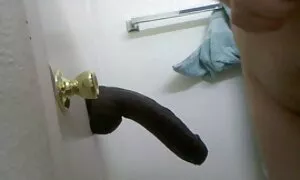 ഒരു ഡിൽഡോ ഉപയോഗിച്ച് ...